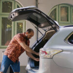 Sinais de desgaste no amortecedor elétrico de porta-malas